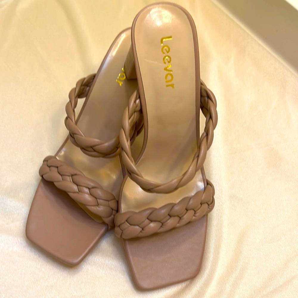 Leevar Braided Sandals for Women size 9.5 - Dust bags included